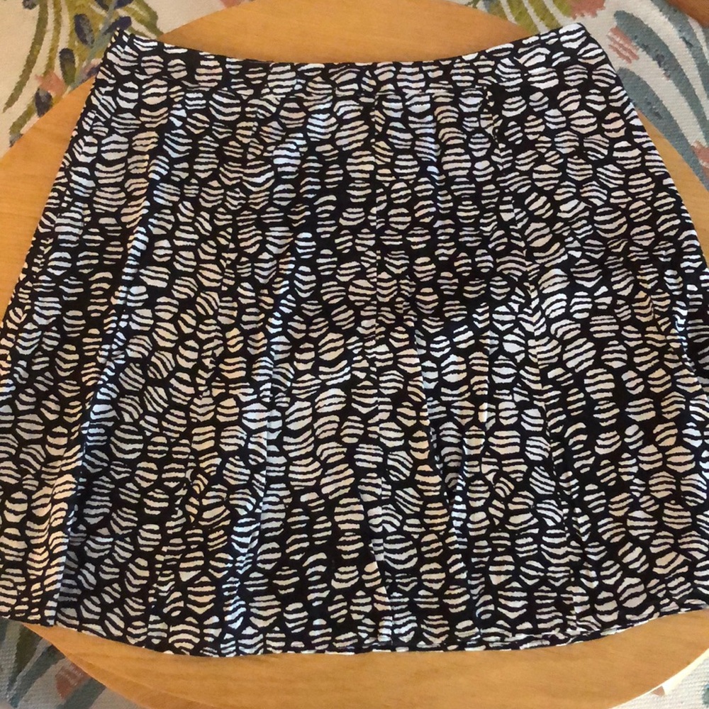Loft black and white print skirt